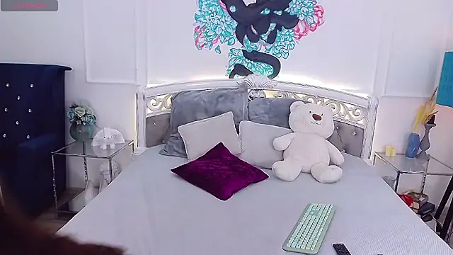 CrissyTaylor online show from 12, 9, 2025