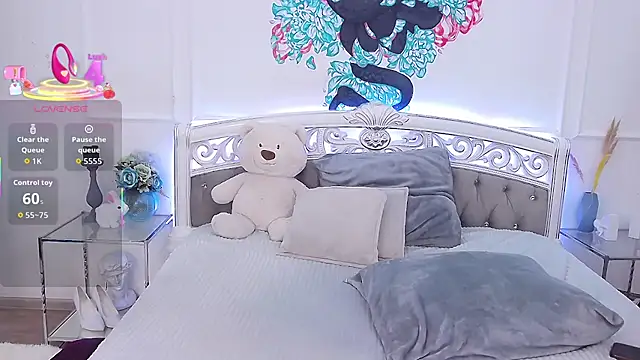 CrissyTaylor online show from 9, 11, 2025