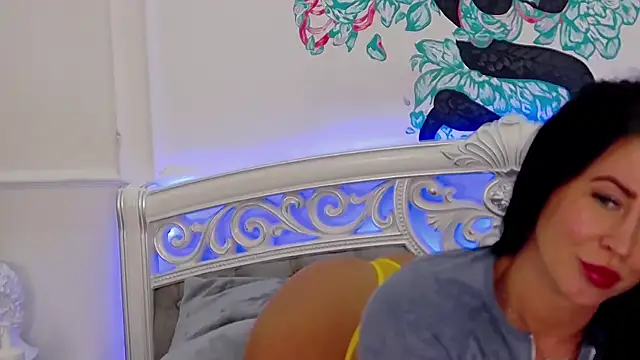 CrissyTaylor online show from 16, 2, 2025