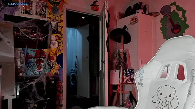 Sunny Mouse  online show from 27, 10, 2025