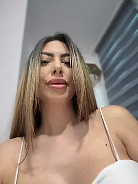 Snapshot of Flower_Pow3r chatting on 5, 3, 2025 Flower Pow3r online show from 5, 3, 2025