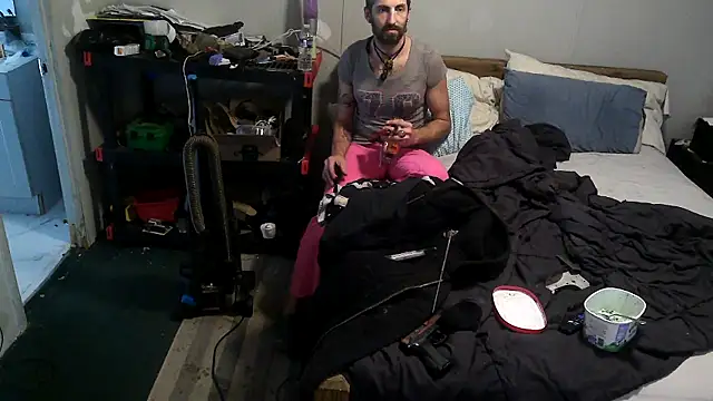 Bi curious86 online show from 4, 11, 2025