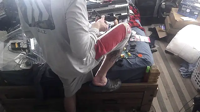 Bi curious86 online show from 12, 4, 2026