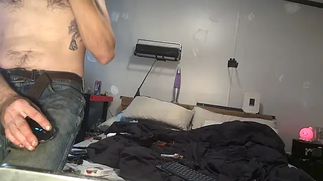 Bi curious86 online show from 16, 11, 2025