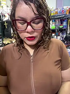 ROSALIALUCY online show from 30, 5, 2026