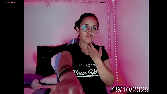 lady hana28 online show from 19, 11, 2025