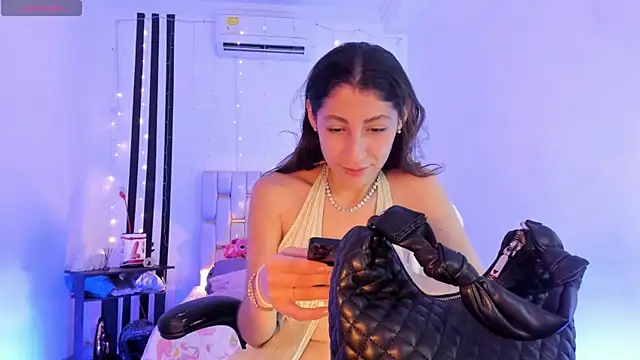 Gorgeous Team online show from 8, 5, 2026