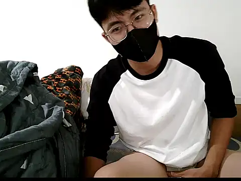 Gwencloudy online show from 5, 10, 2025