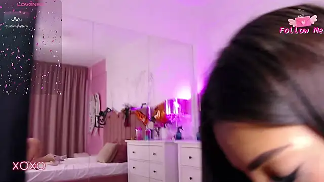 LaraKent online show from 30, 10, 2025