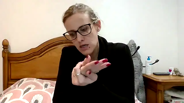 Madame Callie online show from 23, 11, 2025