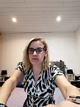Madame Callie online show from 12, 7, 2026
