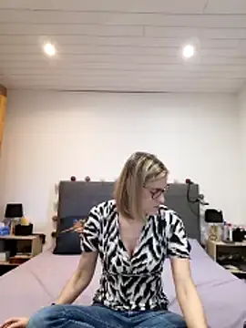Madame Callie online show from 15, 6, 2026