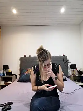 Madame Callie online show from 30, 6, 2026