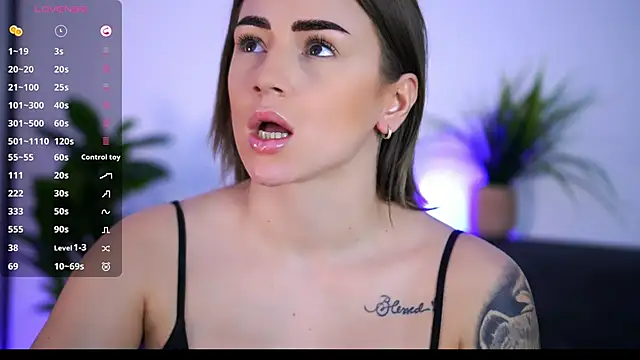 AishaCarter online show from 11, 10, 2025