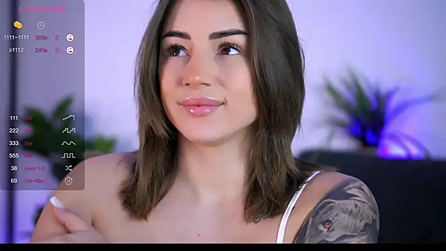 AishaCarter online show from 21, 10, 2025