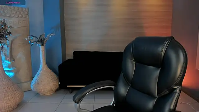 AlessiaCorleone  online show from 4, 11, 2025