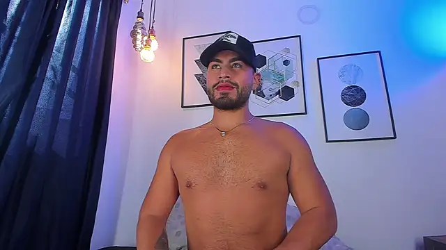 Juan Castano online show from 3, 2, 2025