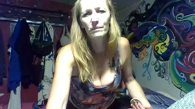 4EyedSluttyGinger online show from 8, 9, 2025