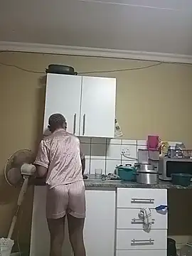 ShooingBunch online show from 8, 4, 2026