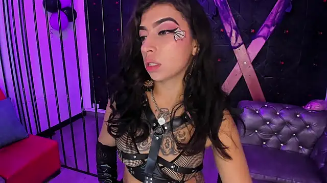 Snapshot of TeennNaugthy18 chatting on 31, 10, 2025 TeennNaugthy18 online show from 31, 10, 2025