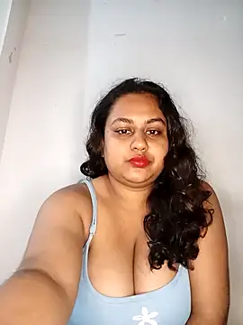 bumblebeegirl online show from 13, 10, 2025