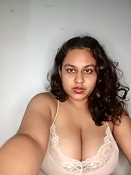 bumblebeegirl online show from 16, 3, 2025