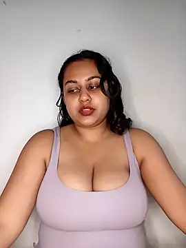 bumblebeegirl online show from 18, 1, 2025