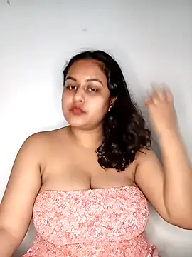 bumblebeegirl online show from 26, 1, 2025