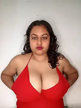 bumblebeegirl online show from 1, 3, 2025