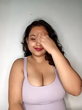 bumblebeegirl online show from 23, 2, 2025