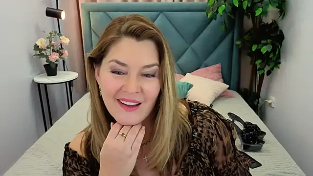 Adele Russo online show from 18, 11, 2025