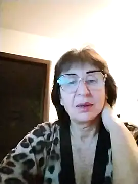 AlbinaXPretty online show from 12, 11, 2025