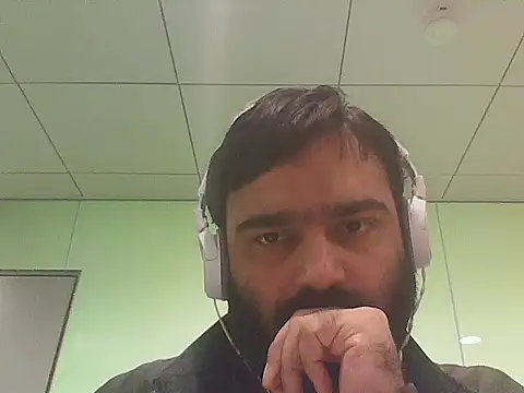 Snapshot of JohnBond009 chatting on 20, 5, 2026 JohnBond009 online show from 20, 5, 2026