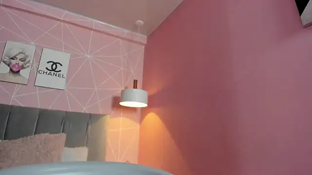 dolly zoe online show from 20, 12, 2025