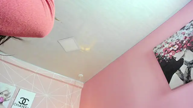 dolly zoe online show from 27, 11, 2025