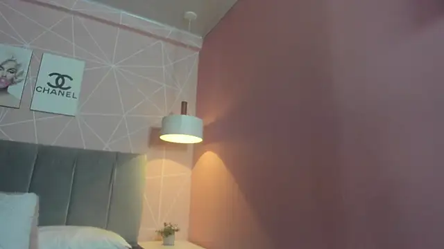 dolly zoe online show from 17, 1, 2026