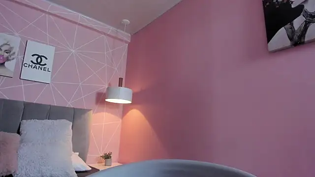 dolly zoe online show from 17, 10, 2025