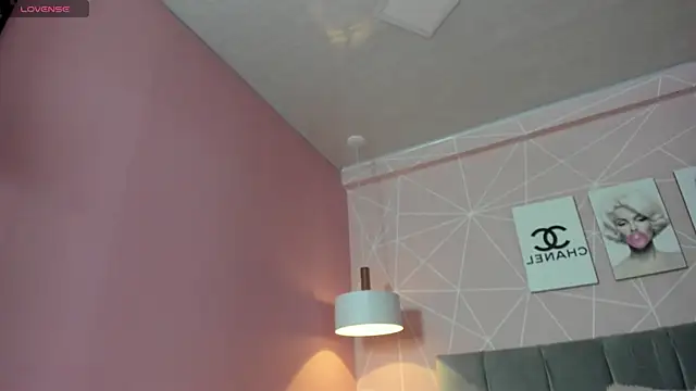 dolly zoe online show from 11, 10, 2025