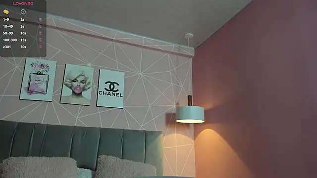 dolly zoe online show from 18, 11, 2025