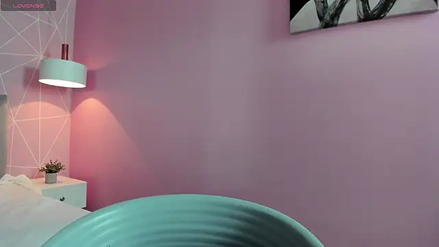 dolly zoe online show from 20, 3, 2025