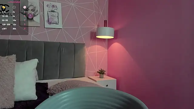 dolly zoe online show from 15, 3, 2025