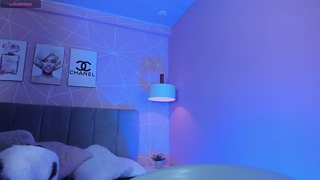 dolly zoe online show from 26, 9, 2025