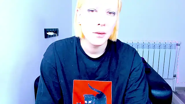 Snapshot of dollmore chatting on 17, 10, 2025 dollmore online show from 17, 10, 2025