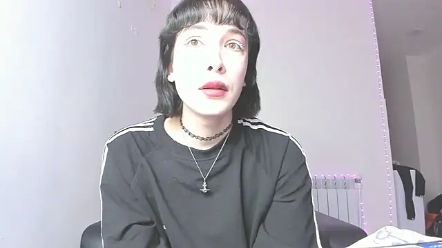 Snapshot of dollmore chatting on 8, 3, 2025 dollmore online show from 8, 3, 2025