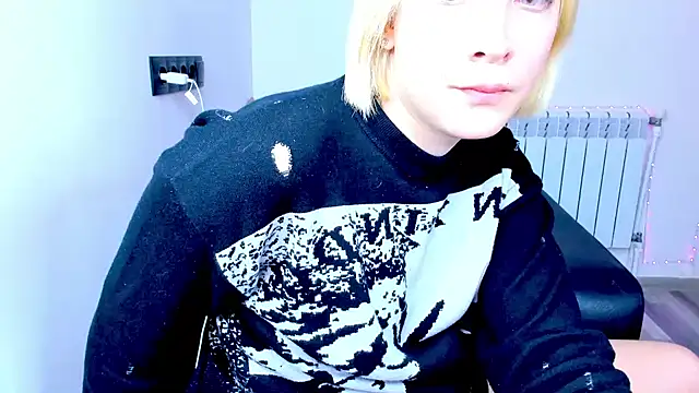 Snapshot of dollmore chatting on 30, 10, 2025 dollmore online show from 30, 10, 2025