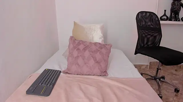 valerycolins online show from 18, 9, 2025