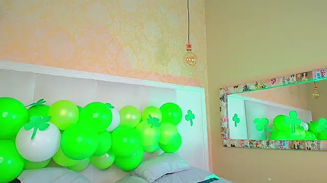 MichaelaCox online show from 18, 3, 2025