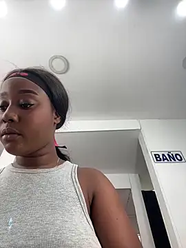 Snapshot of MichaelaCox chatting on 15, 5, 2026 MichaelaCox online show from 15, 5, 2026