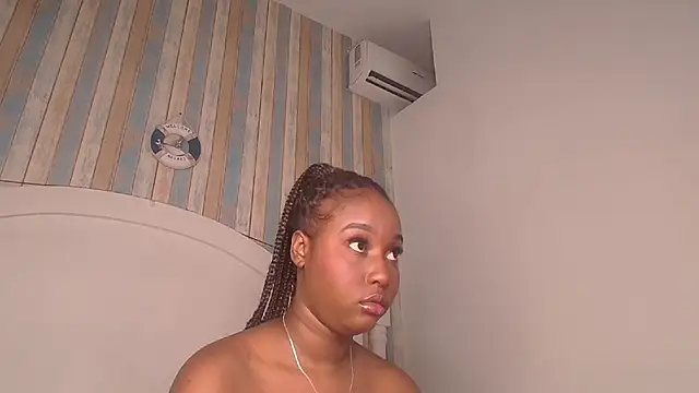 Snapshot of MichaelaCox chatting on 26, 6, 2026 MichaelaCox online show from 26, 6, 2026