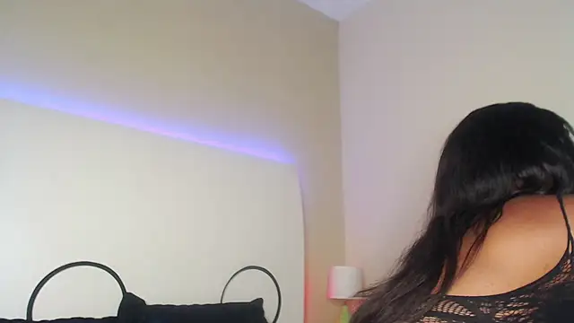 Snapshot of MichaelaCox chatting on 8, 5, 2026 MichaelaCox online show from 8, 5, 2026